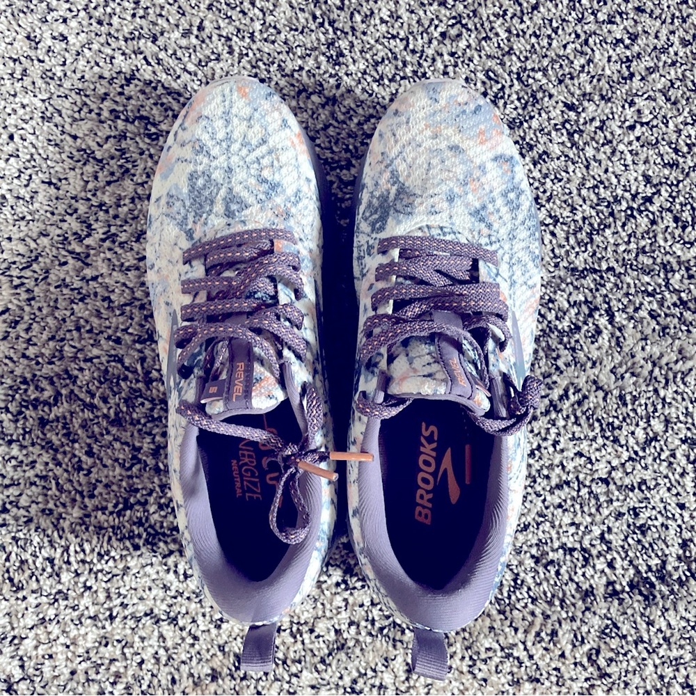 COPY - Brooks Revel 5 Size 8- New without tags. I don’t have the box either. Ra…